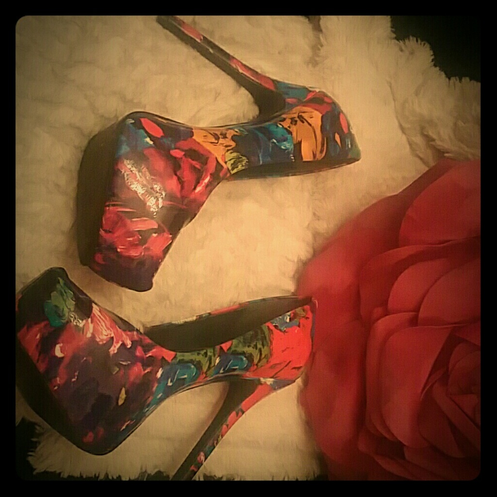 Beautiful Steve Madden heels